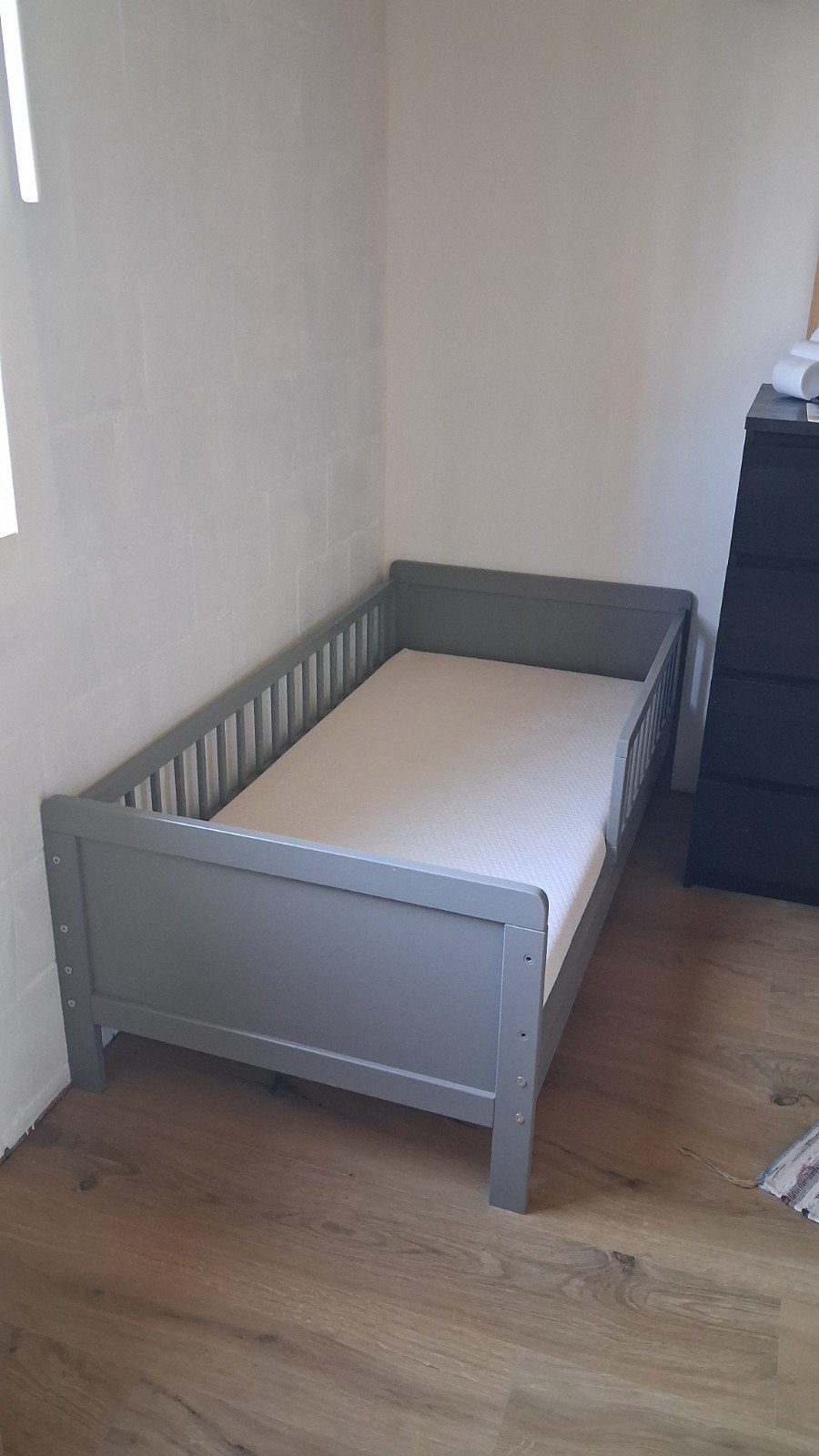 Peuterbed 14070  + Aeromoov matras, Kinderen en Baby's, Kinderkamer | Bedden, Gebruikt, 70 tot 85 cm, 140 tot 160 cm, Ophalen