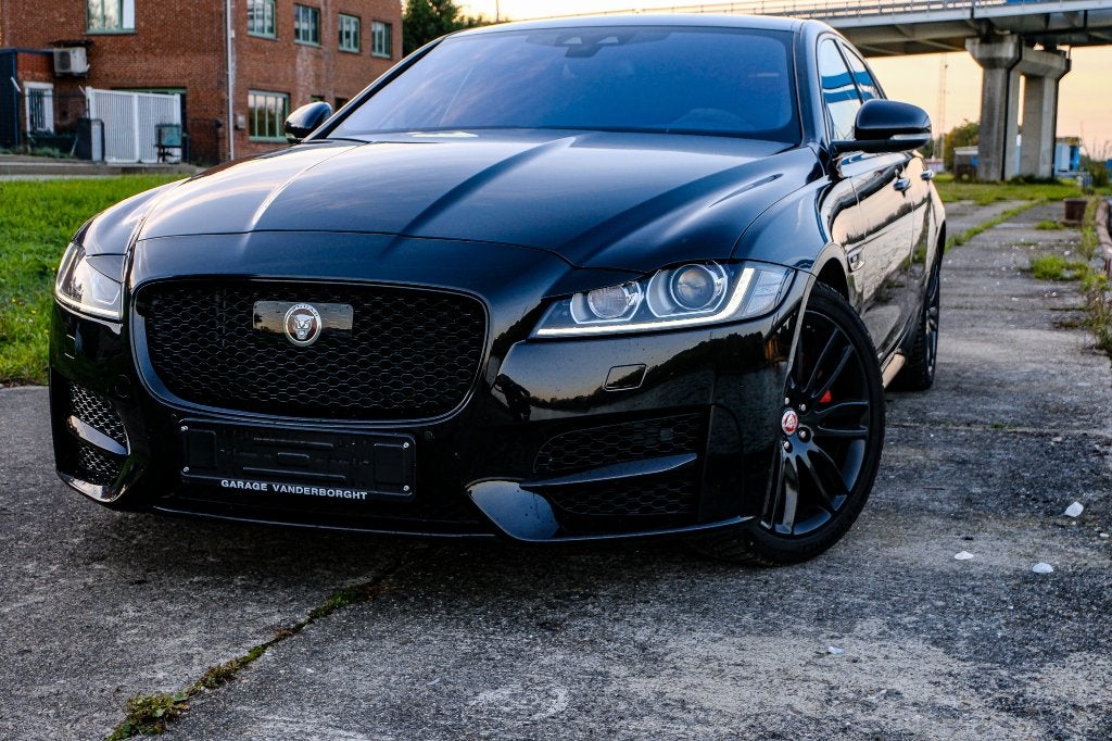 Jaguar XF R-Sport 2.0d 179ch AWD Meridian ACC, Cuir, Entreprise, Entretenue par le concessionnaire, Noir