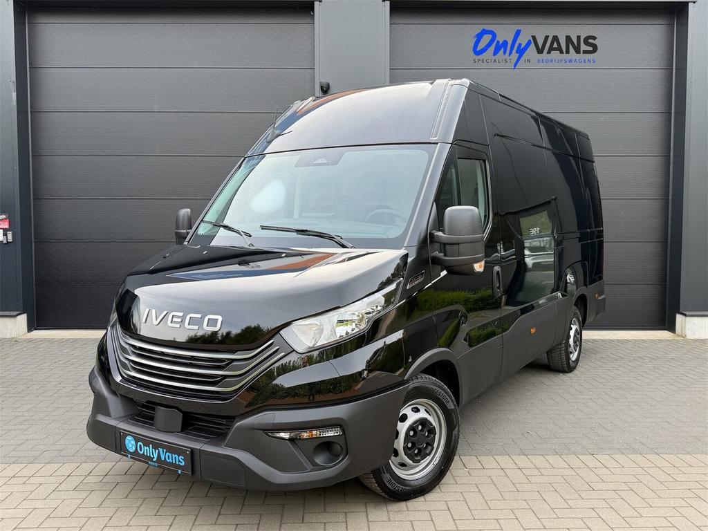 Iveco Daily 3.0D / 35-180 Hi-Matic / Nieuw Model 2026 / L3, Auto's, Iveco, 0 kg, Zwart, Bedrijf