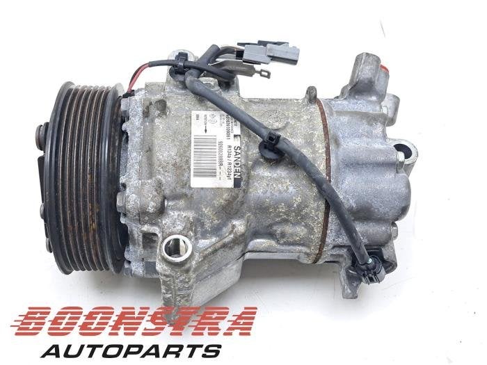 Pompe clim d'un Renault Clio, Renault, -, 3 mois de garantie, Utilisé