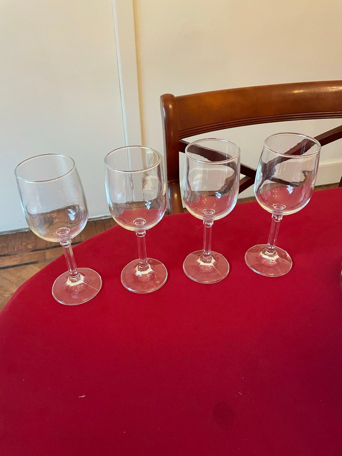 4 wijnglazen, Huis en Inrichting, Keuken | Servies, Ophalen of Verzenden, Zo goed als nieuw, Glas, Glas of Glazen
