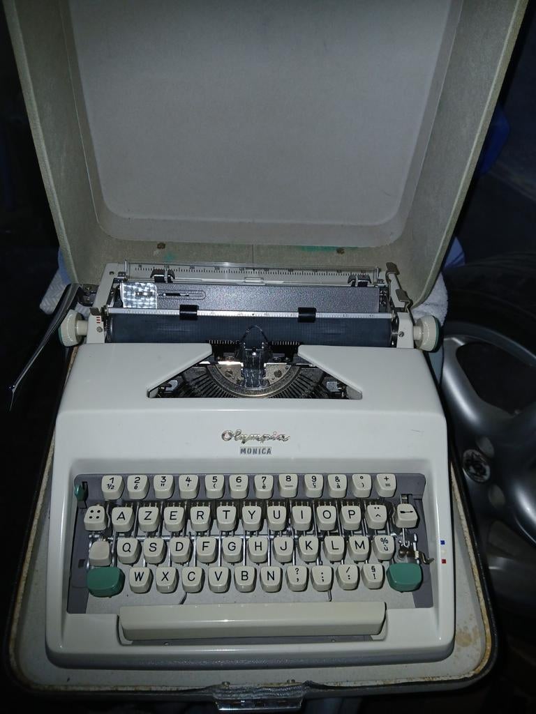 Typemachine olympia, Enlèvement