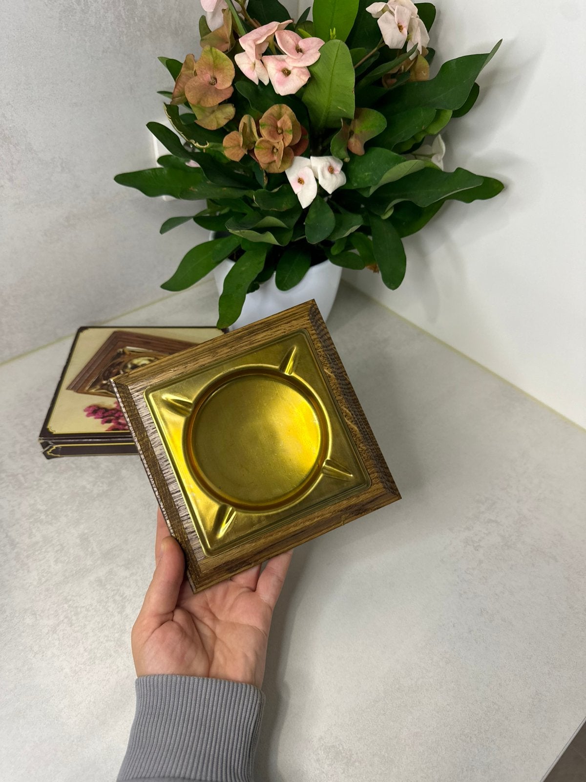 Vintage houten asbak met gouden inleg in originele doos, Huis en Inrichting, Ophalen of Verzenden, Zo goed als nieuw