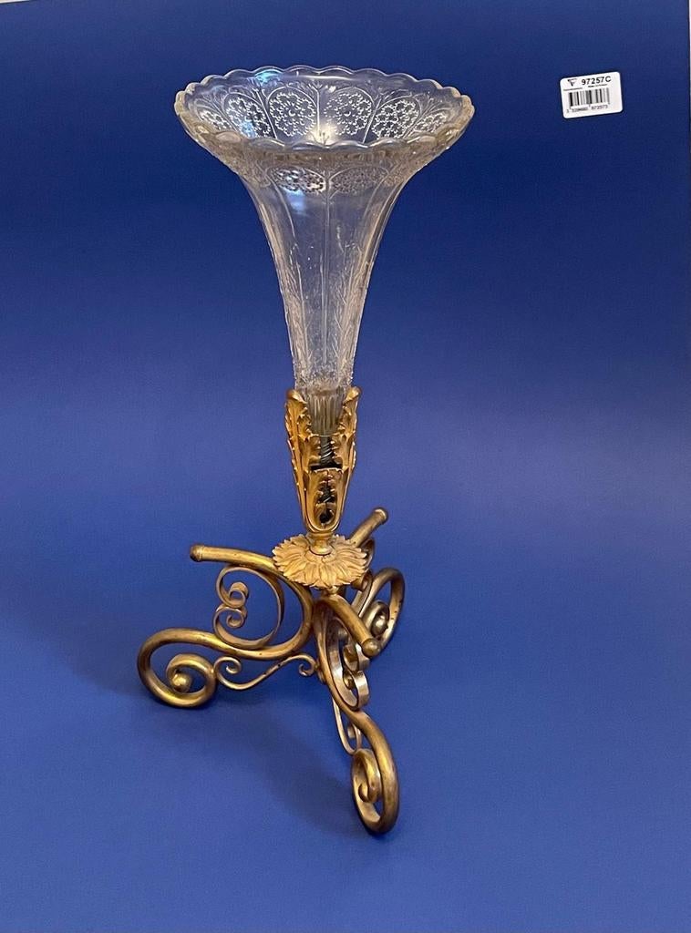 Vase cornet antique ancien bronze verre, Enlèvement ou Envoi, Verre