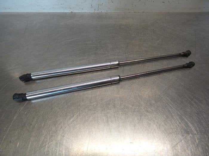 Kit amortisseur gaz hayon d'un Volkswagen Polo (Polo 01-), Volkswagen, -, 3 mois de garantie, Utilisé