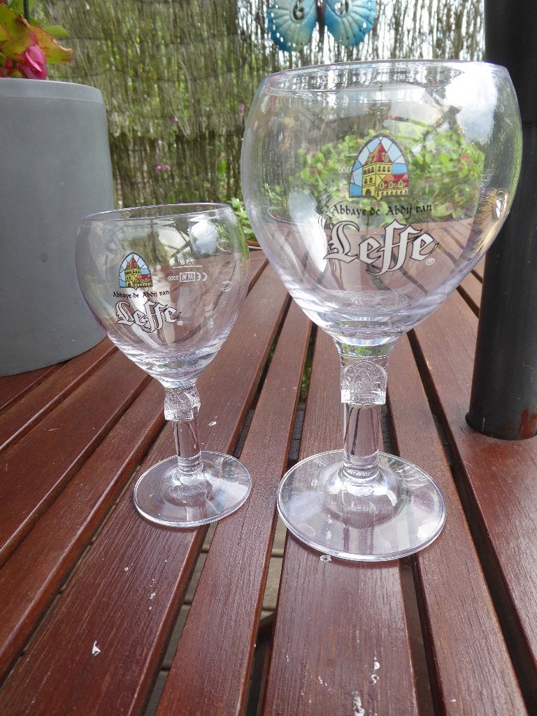 verre leffe galopin + 25 cl plastique !!!!!!!!!!!!, Enlèvement ou Envoi, Comme neuf, Verre ou Verres, Leffe