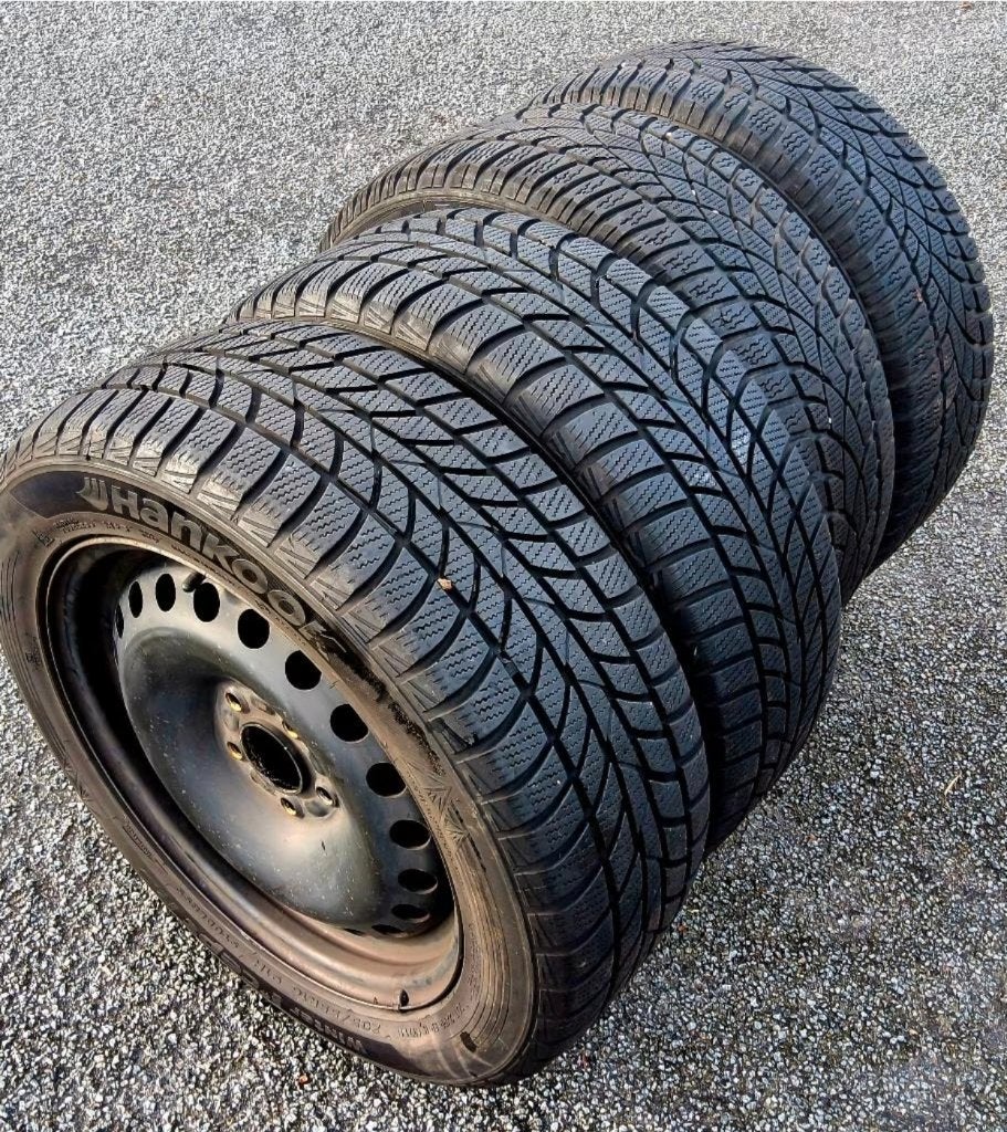 4 roues hiver 205/55-16 pour Ford, Autos : Pièces & Accessoires, Pneus et Jantes, Pneus hiver, 16 pouces, 205 mm