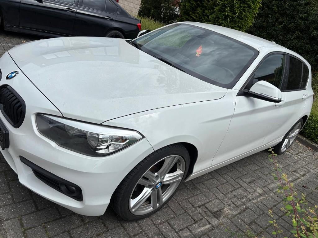 BMW 116i - motorstoring, Auto's, BMW, Euro 6, https://public.car-pass.be/vhr/2a1878c8-253f-4de2-ae74-c7e8e5dd3228, Wit, Bedrijf