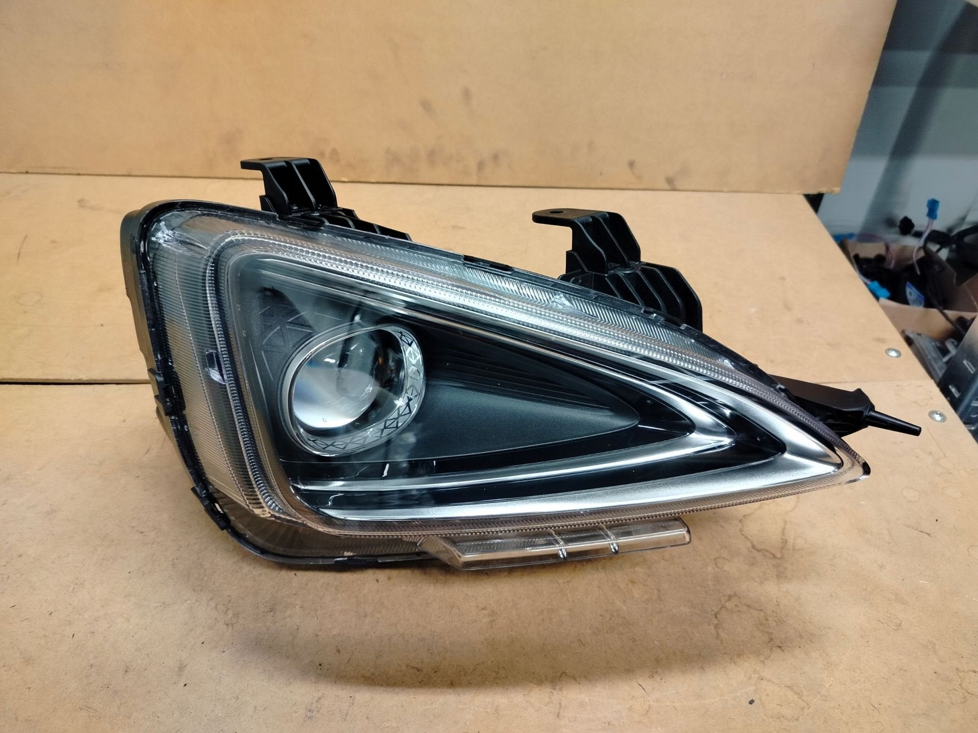 Phare droit Hyundai Nexo 92102-M50, Heolleung-ro 12
06797  Seoul, Info@hyundai.com, Utilisé, Hyundai