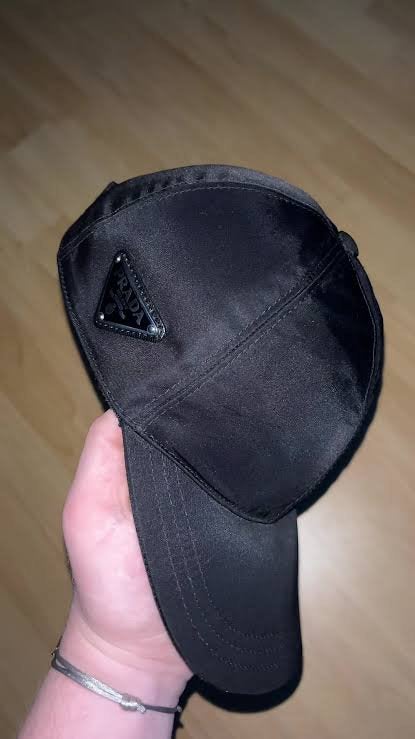 PRADA-pet, Ophalen of Verzenden, Zo goed als nieuw, 58 of 59 cm (L, 7¼ of ⅜ inch), Pet