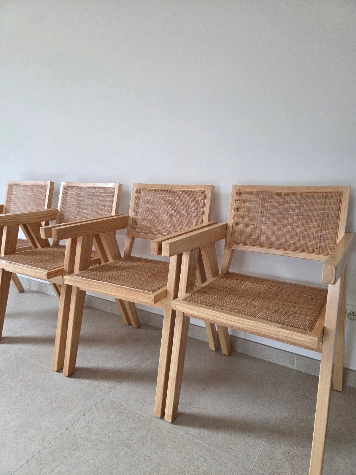 Set van 4 houten eetkamerstoelen met rotan – Japandi stijl, Ophalen, Bruin, Zo goed als nieuw, Vier