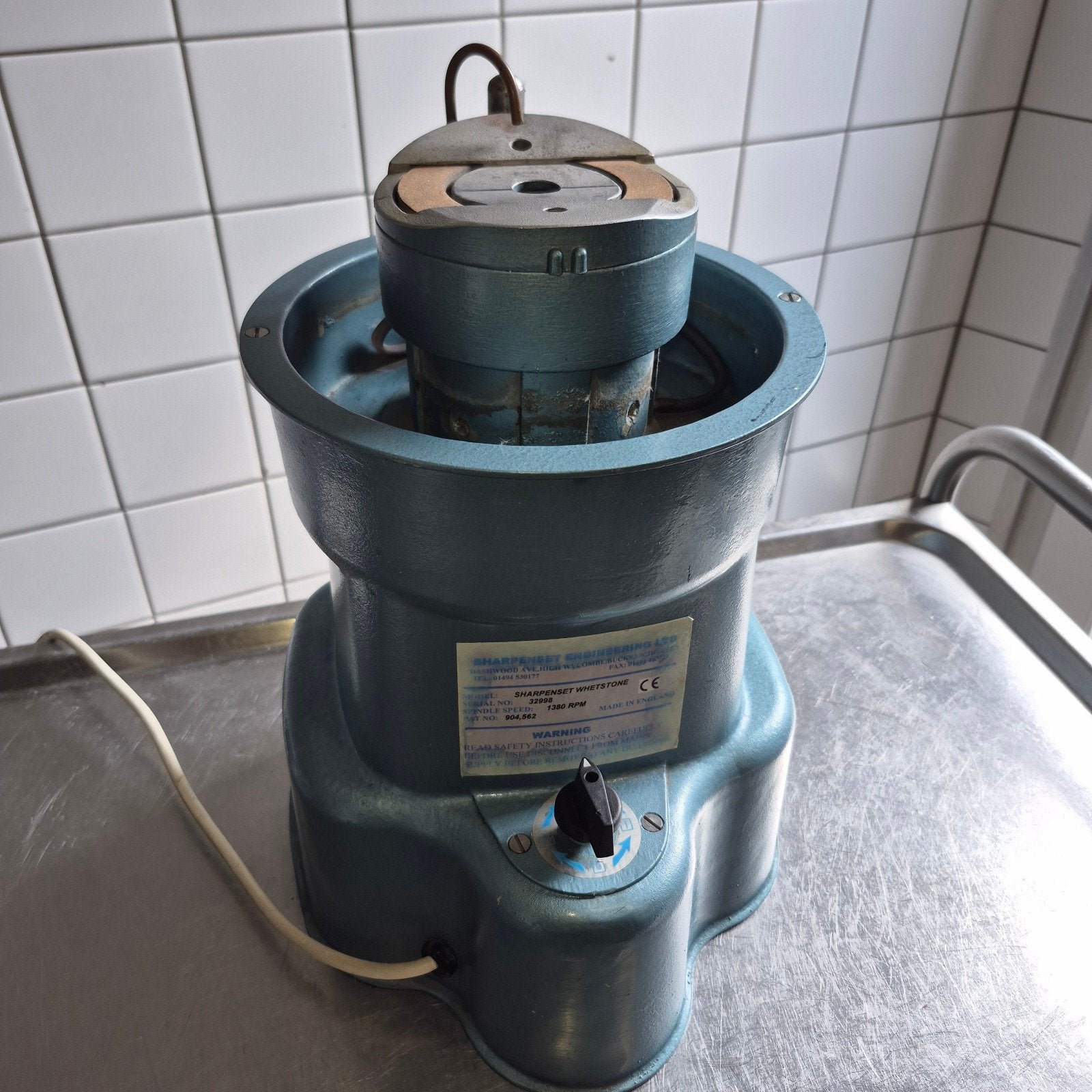 machine à affûter professionnelle de marque Sharpenset, Ophalen