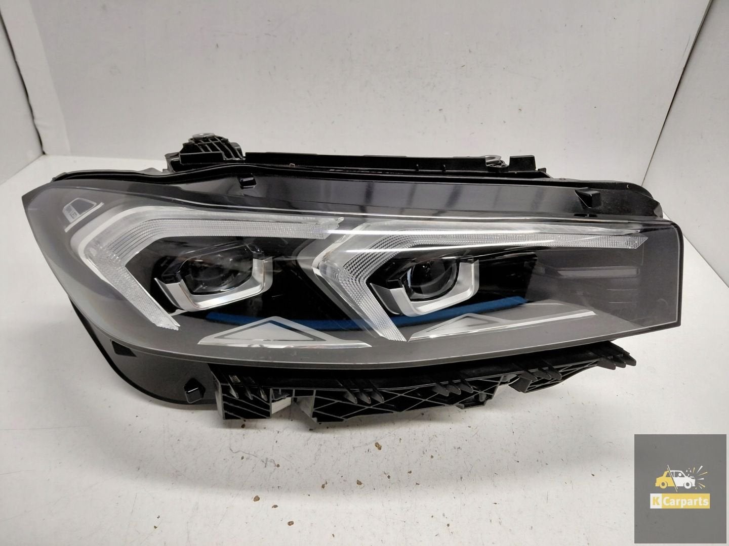 5A1A352, BMW G20 Lift Volledig Led Zilver Rechterlamp Ideaal, Petuelring 130
80788  Munich, DE, Gebruikt, Info@bmw.de, BMW