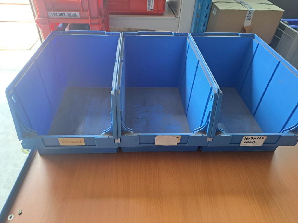 Occasie bakken ca 340x200x 200 aan 1 euro excl btw, Doe-het-zelf en Bouw, Kratten en Dozen, Ophalen