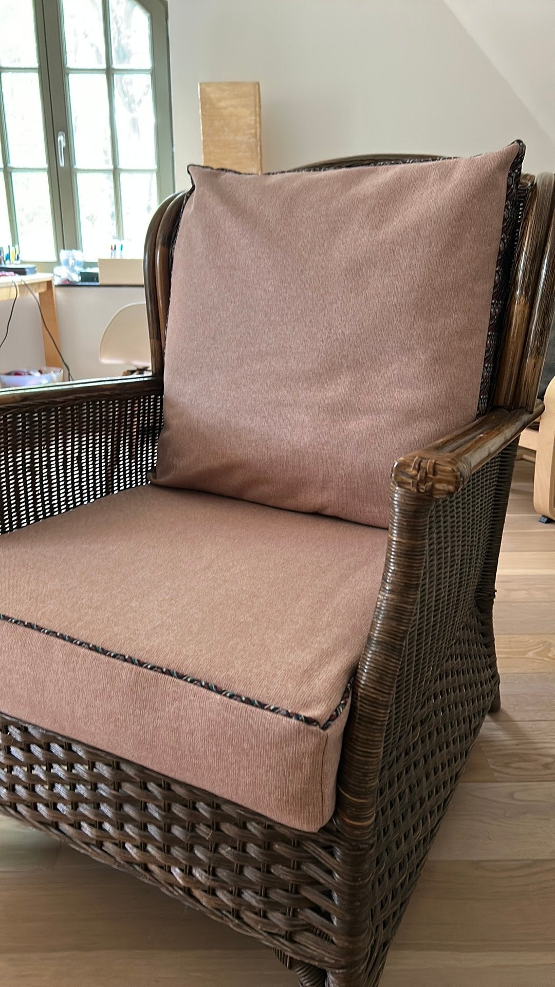 Rieten stoel met nieuwe bekleding, Ophalen, Gebruikt