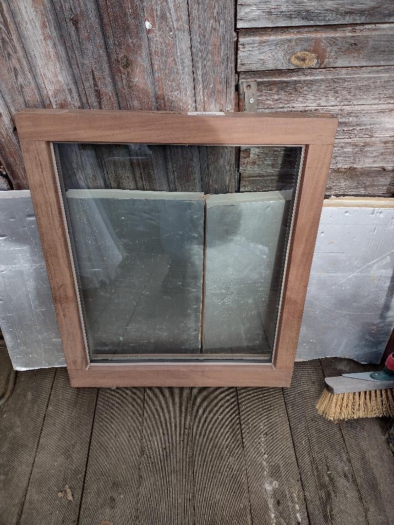 Fenêtre en bois neuve (fixe), Neuf, Double vitrage, Enlèvement, Moins de 80 cm