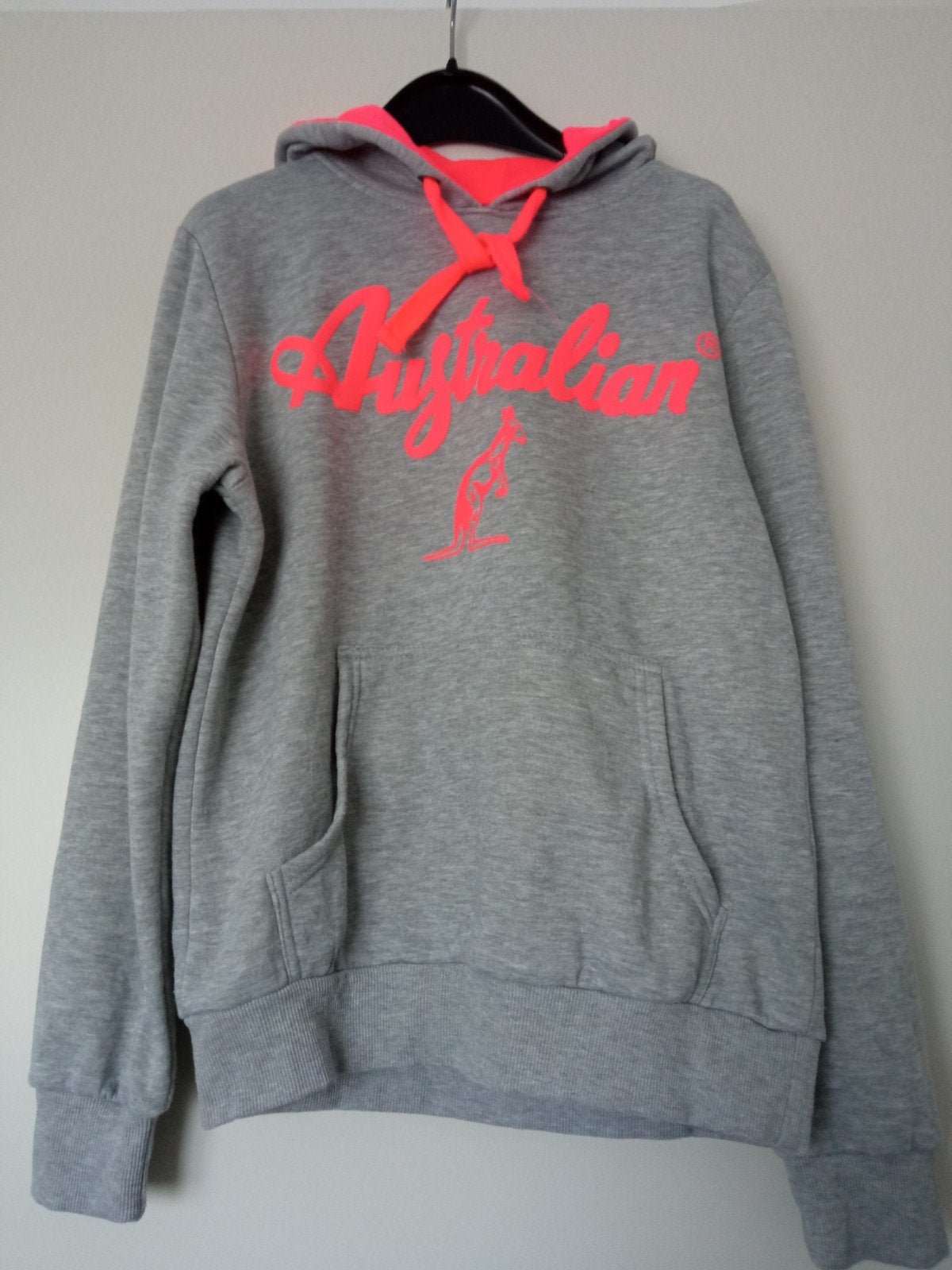 Sweat à capuche australien Basic Line taille M neuf jamais p, Neuf, Garçon ou Fille, Enlèvement ou Envoi, Pull ou Veste