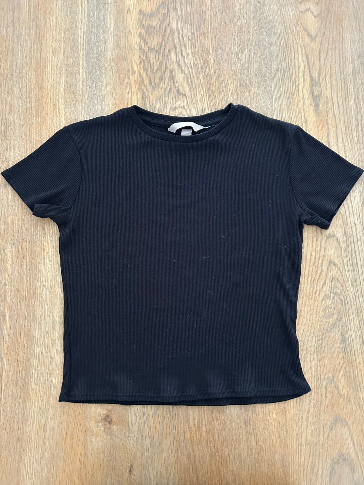 Zwarte cropped t-shirt H&M maat XS, Kleding | Dames, T-shirts, Zwart, Ophalen of Verzenden, Zo goed als nieuw, Korte mouw