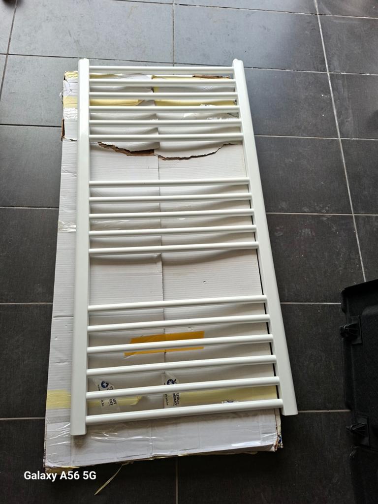 Nieuw radiator 1m20 op 60cm, Doe-het-zelf en Bouw, Verwarming en Radiatoren, Ophalen, Radiator