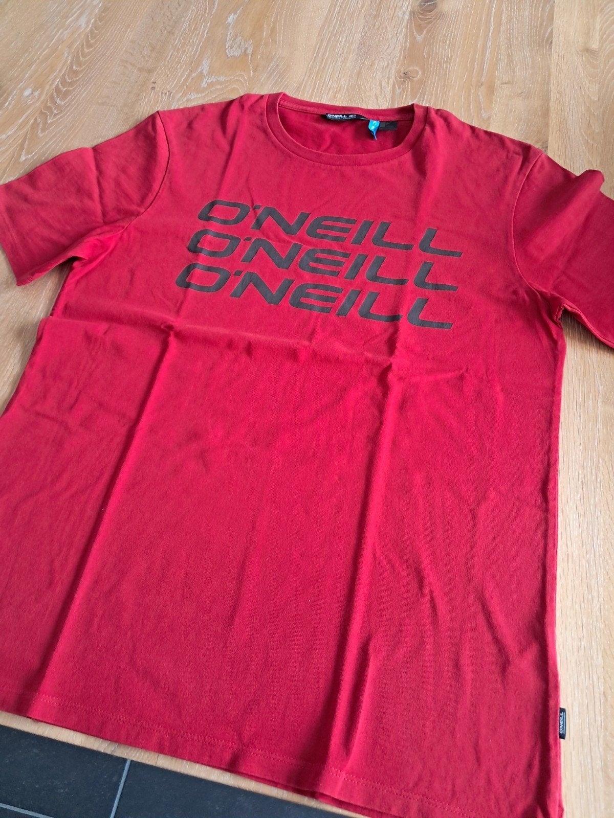 Rode t-shirt van het merk O'Neill, medium, Maat 48/50 (M), O'Neill, Ophalen of Verzenden, Zo goed als nieuw