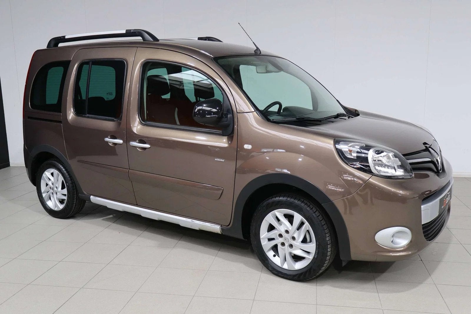 Renault Kangoo Kangoo 1.2 TCe 5 zitplaatsen (bj 2016), Auto's, Stof, Gebruikt, Euro 6, 4 cilinders