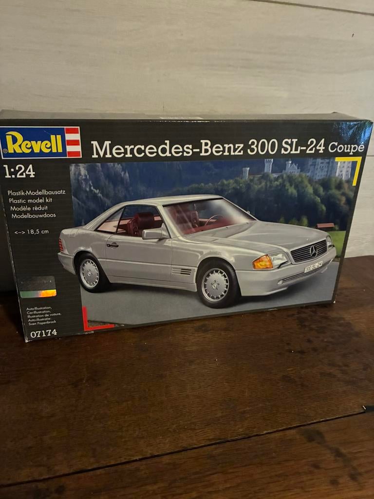 Bouwpakket 1:24.     Mercedes sl300, Hobby & Loisirs créatifs, Voitures miniatures | 1:24, Enlèvement ou Envoi, Comme neuf, Voiture