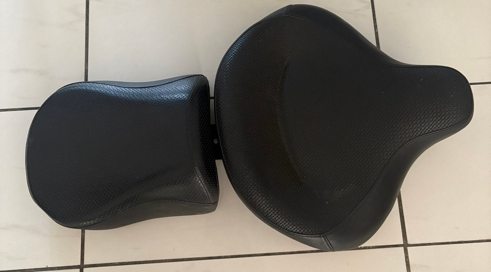 Selles de police Harley Davidson, Envoi