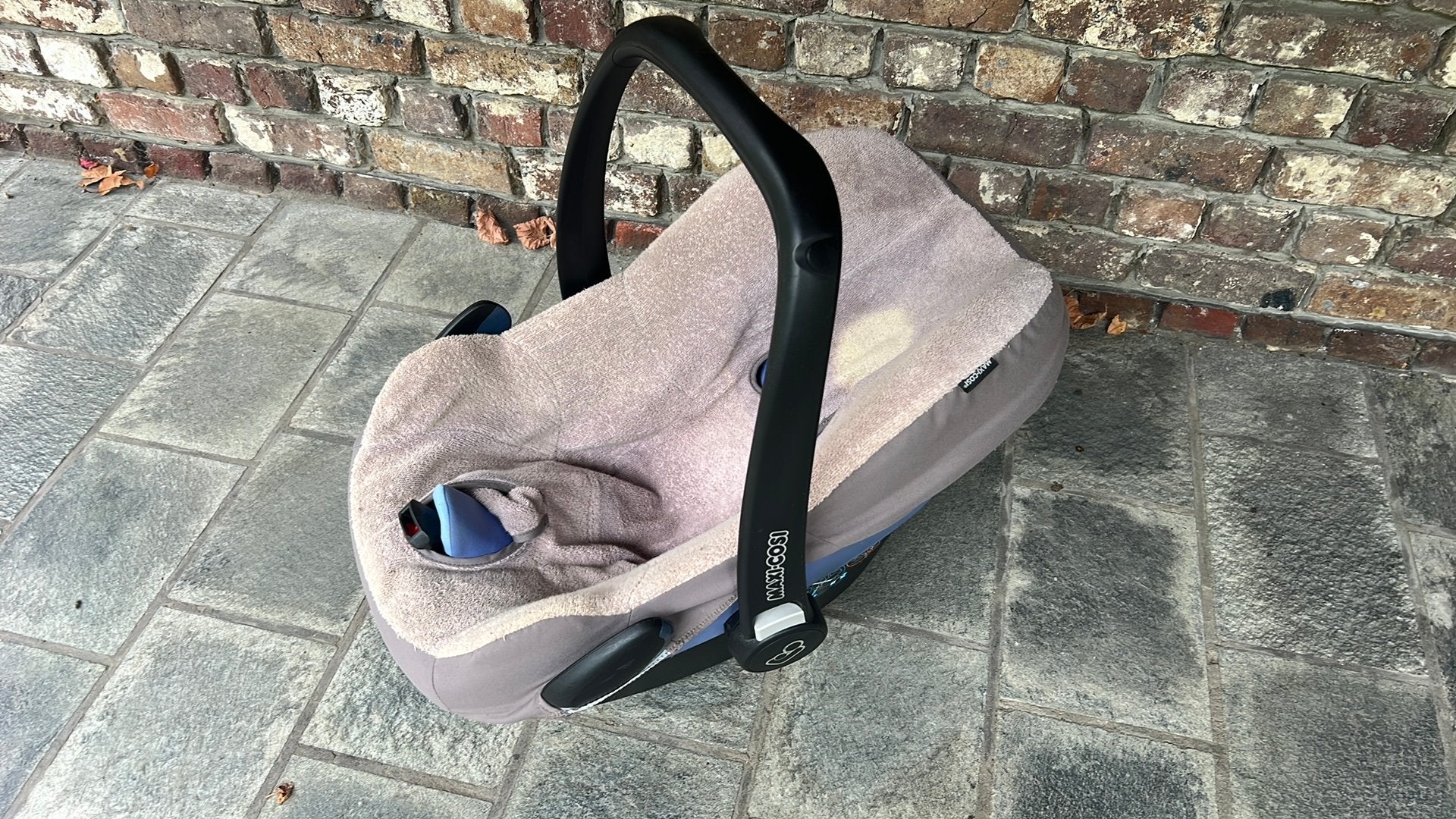 Maxi Cosi, Enlèvement, Utilisé