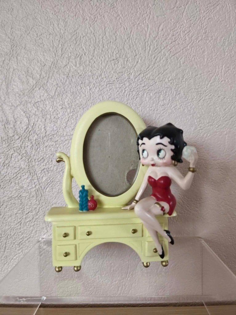 Betty Boop - Commode, Enlèvement