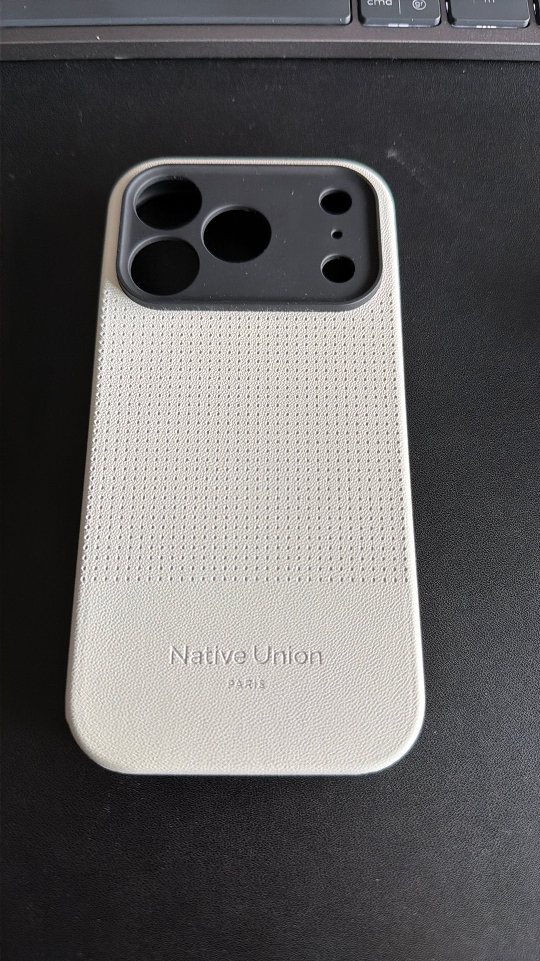 Native union active case - iphone 17 pro - nieuw !!, Ophalen of Verzenden, Zo goed als nieuw, IPhone 17
