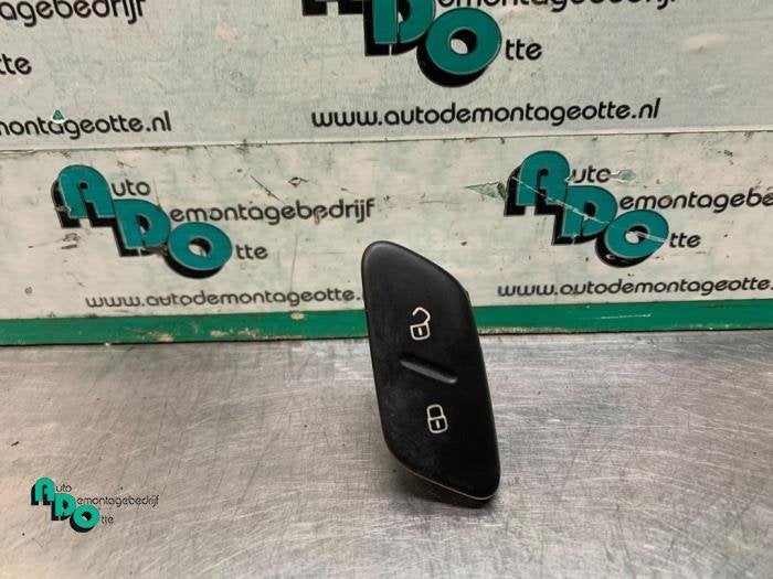 Commutateur verrouillage central des portes d'un Volkswagen, Autos : Pièces & Accessoires, Volkswagen, -, 3 mois de garantie, Utilisé