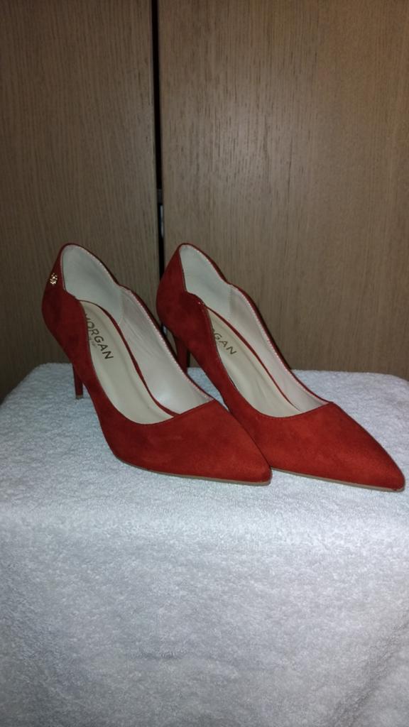 Morgan pumps van rood suède, Rood, Pumps