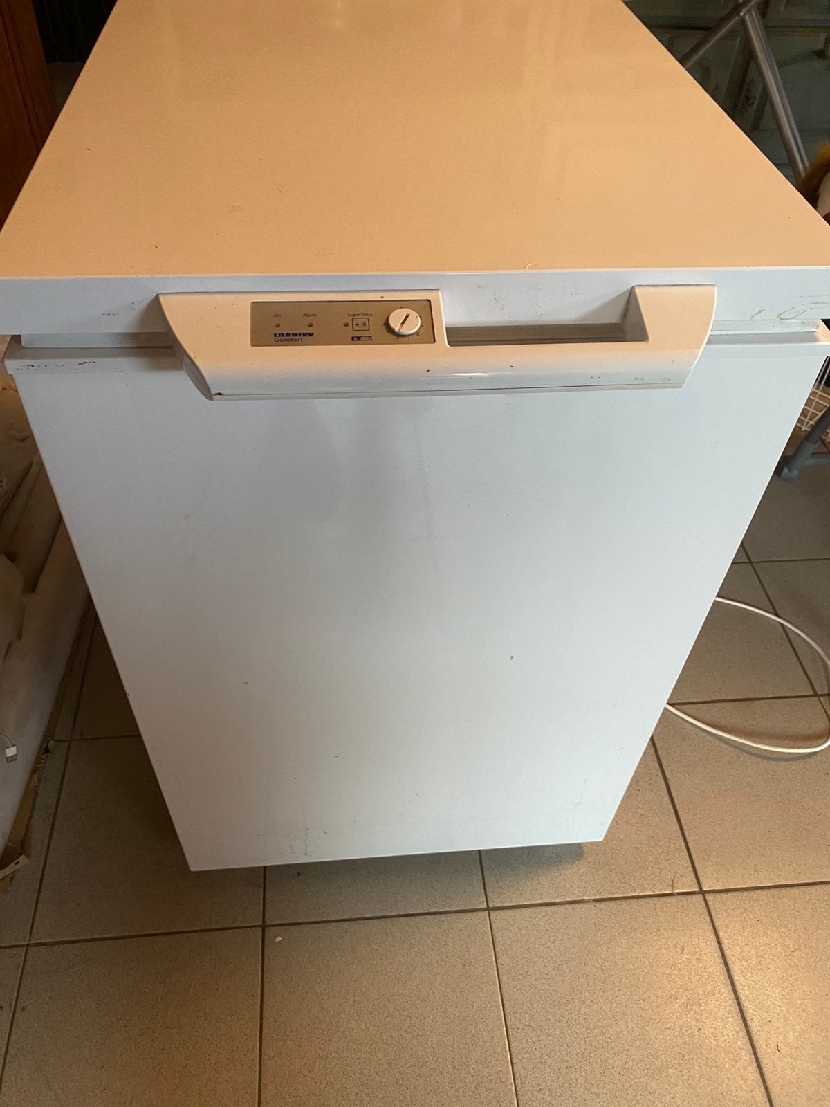 Liebherr vriezer vrieskist tafelmodel 140L, Elektronische apparatuur, Vriezers en Diepvrieskisten, Ophalen, Zo goed als nieuw