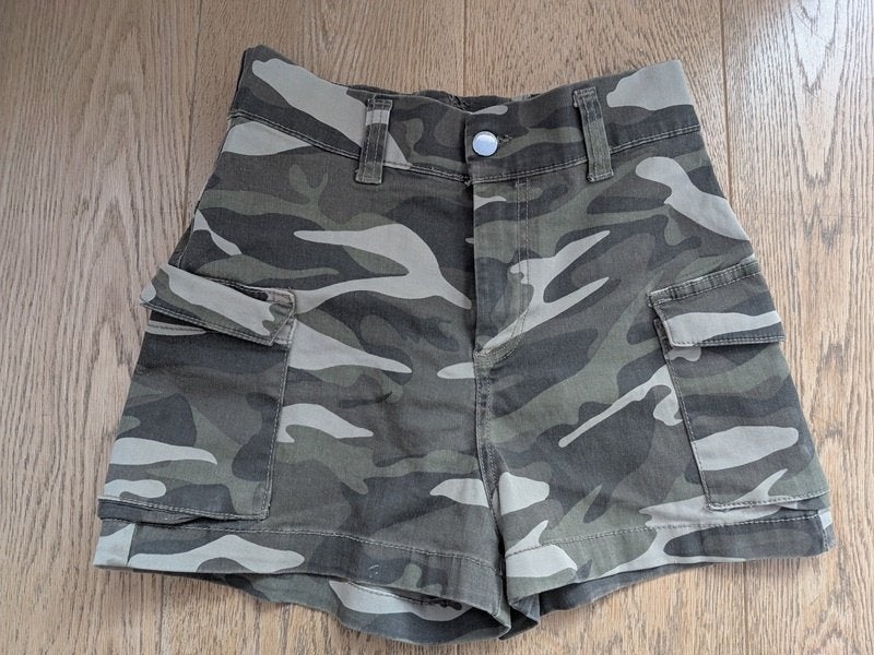 femme - short camouflage de Tally Weijl - taille 34, Vêtements | Femmes, Enlèvement, Porté, Taille 34 (XS) ou plus petite