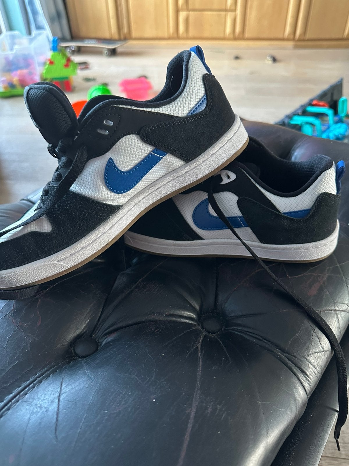Schoenen jongeren, Ophalen, Zo goed als nieuw, Schoenen