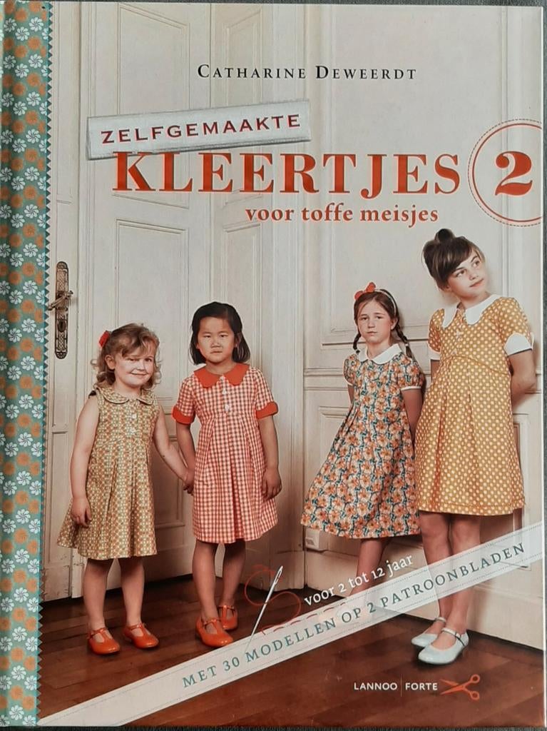Naaiboek kinderkledij, Hobby en Vrije tijd, Kledingpatronen, Ophalen