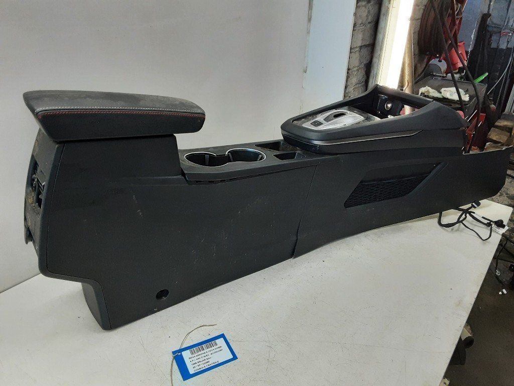 MIDDENCONSOLE Renault Arkana (RJLL) (01-2020/-), Auto-onderdelen, Gebruikt, Renault, Mevr. I. Hauben, Rue de l'Espoir 34 34
4030  GRIVEGNÉE, BE