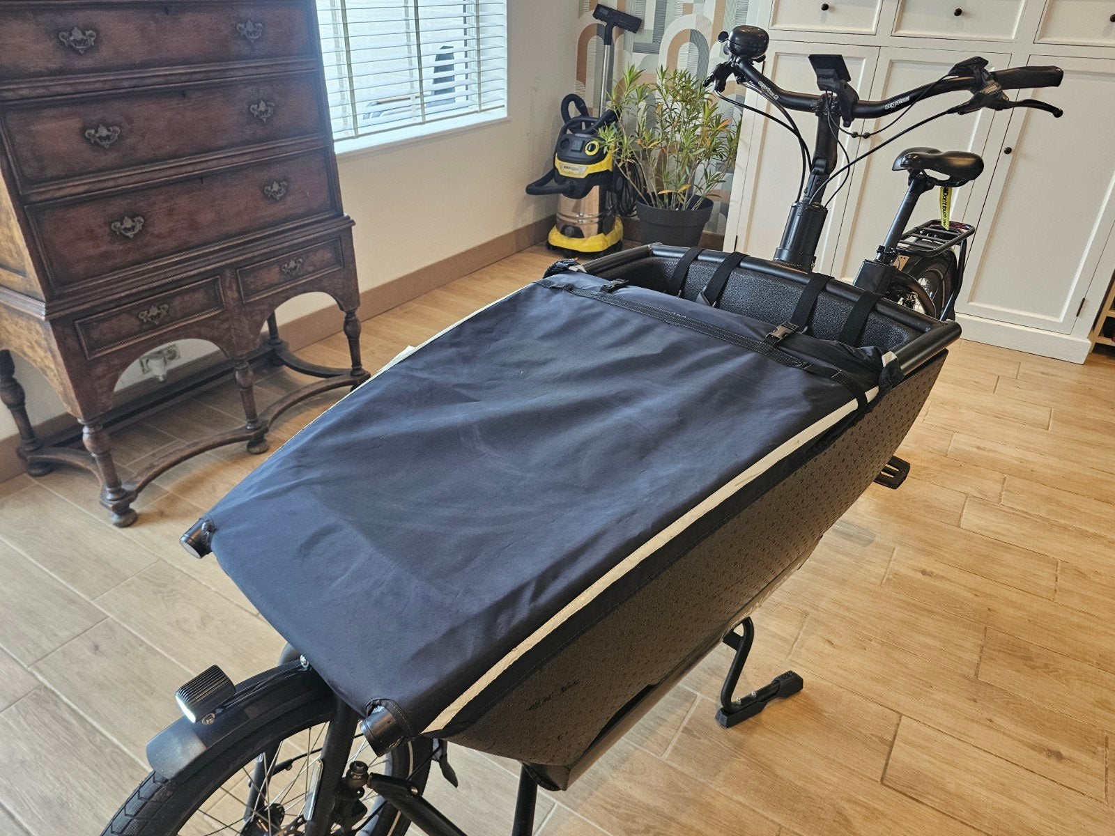 Urban Arrow 1350km bakfiets Family Performance line+extra's, Fietsen en Brommers, Elektrisch, Zo goed als nieuw, Schijfrem, Ophalen