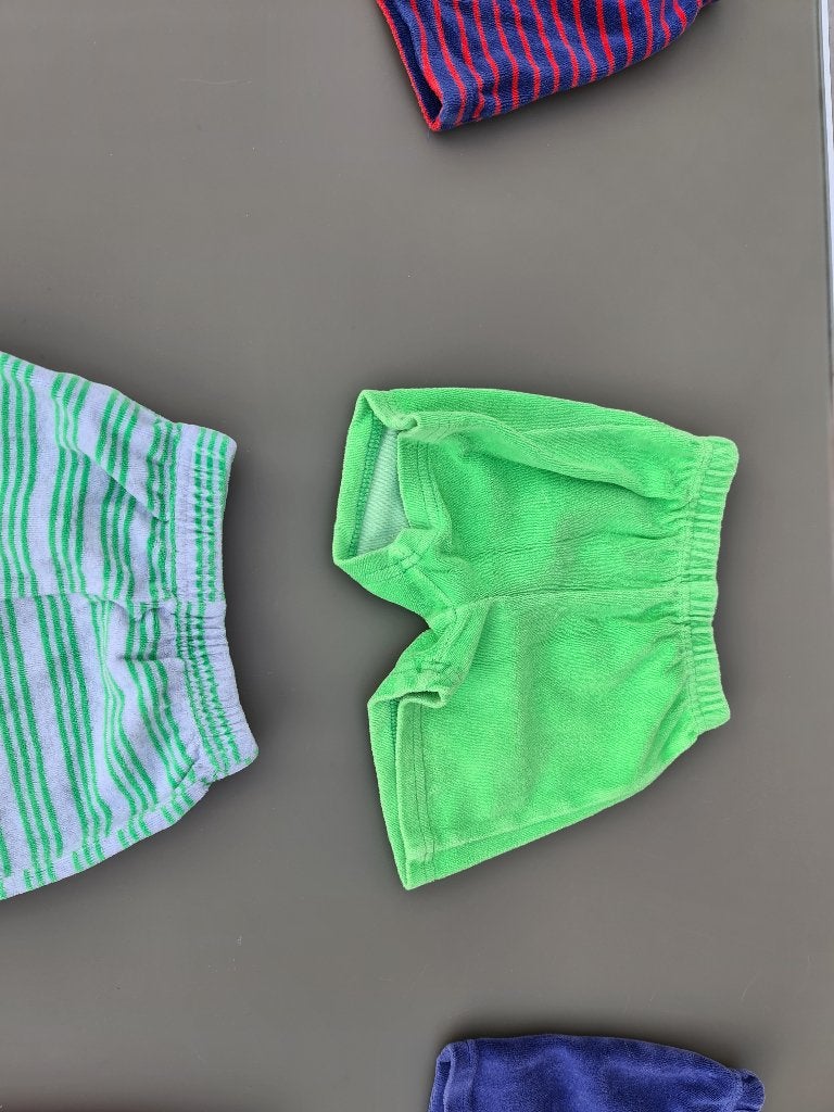 groene korte broek 74-80, Enfants & Bébés, Vêtements de bébé | Taille 74, Enlèvement, Comme neuf