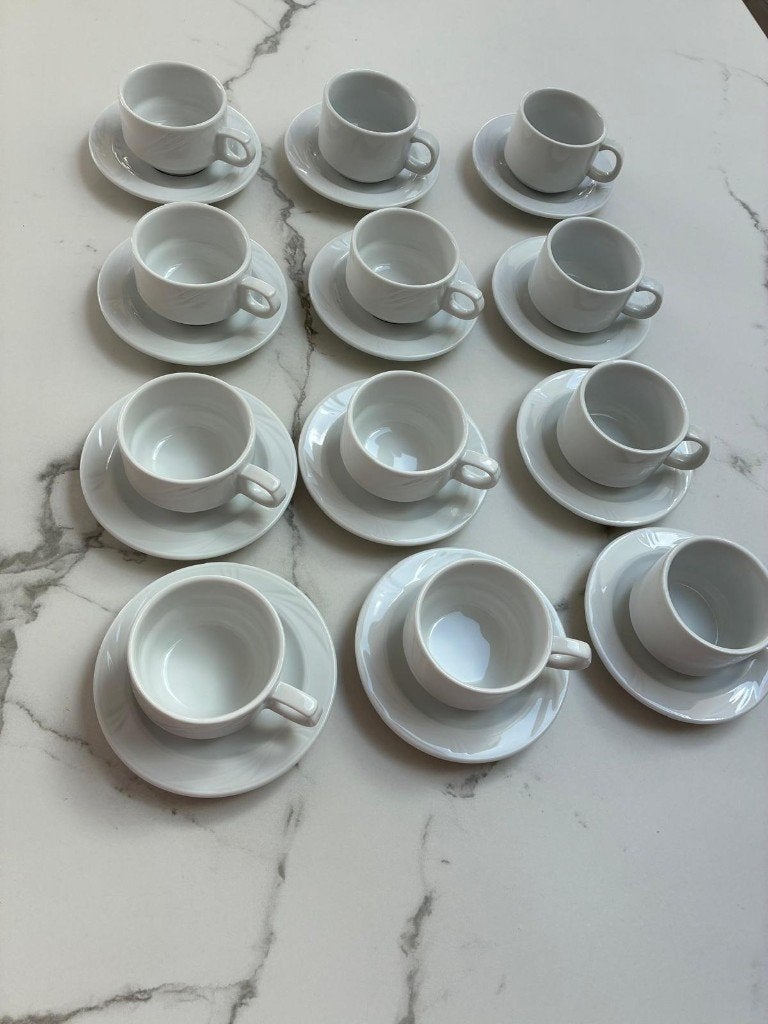 12 tasses avec soucoupes, Maison & Meubles, Enlèvement, Neuf, Classique, Tasse(s) et/ou soucoupe(s)