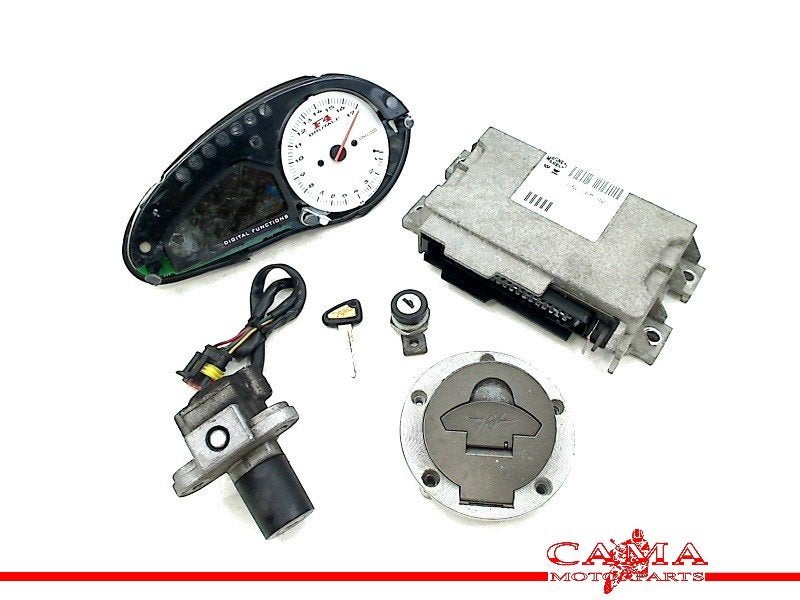 ENSEMBLE DE VERROU ET CYLINDRE DE PORTES MV Agusta F4 750, Dhr. S. di Majo, Utilisé, Info@cama-motorparts.nl, P.J. Troelstraweg 8 8
3144 CX  MAASSLUIS, NL