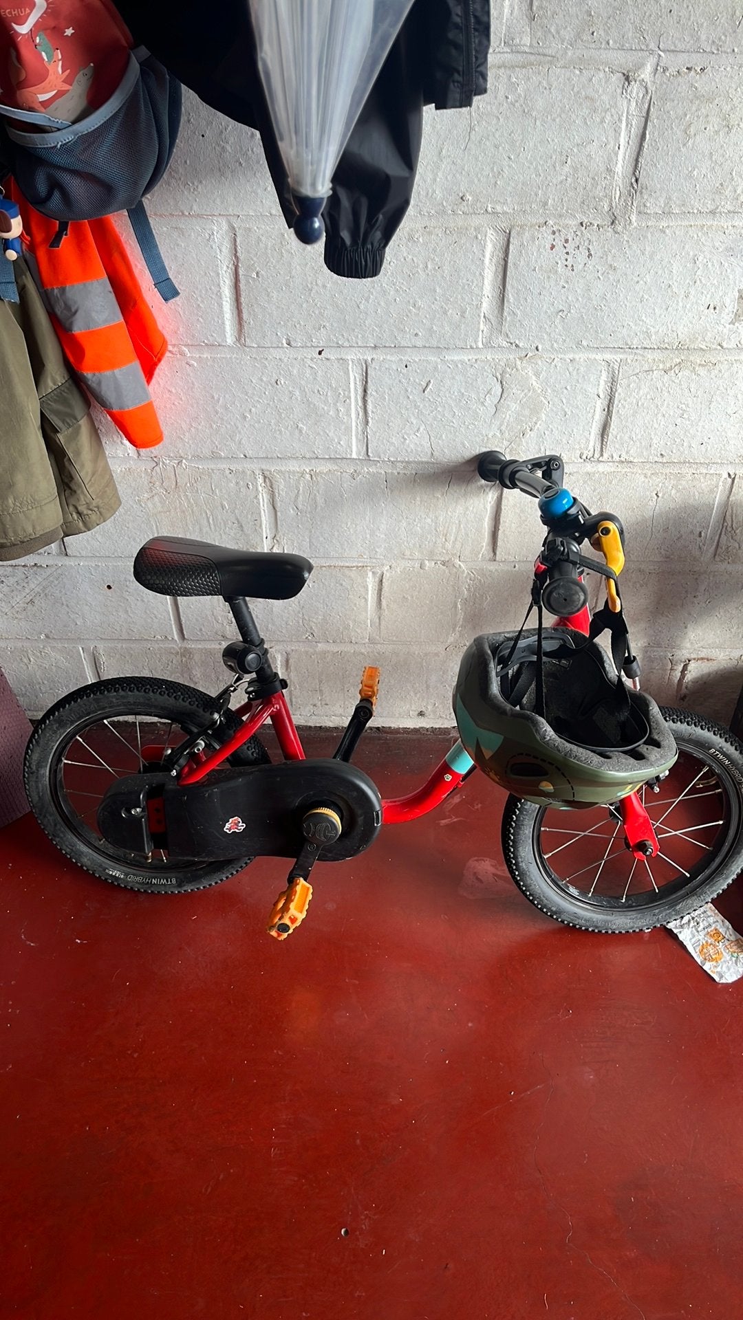 Btwin 14 inch fiets 1 jaar oud, Ophalen of Verzenden, Zo goed als nieuw