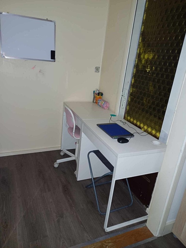 Ikea micke bureau 1 stuk, Ophalen, Zo goed als nieuw, IKEA, Kinderbureau