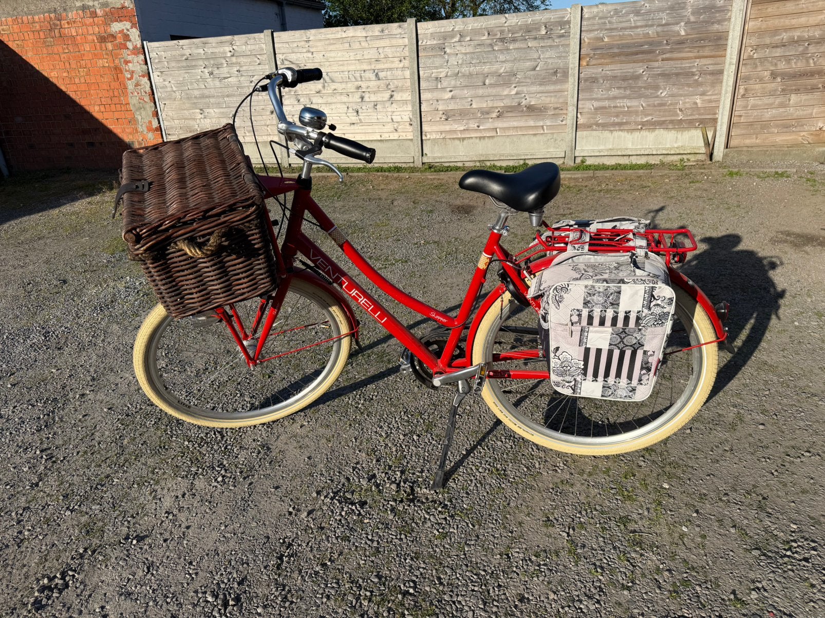 Mooie Venturelli damesfiets in uitstekende staat, Ophalen, Zo goed als nieuw, Versnellingen