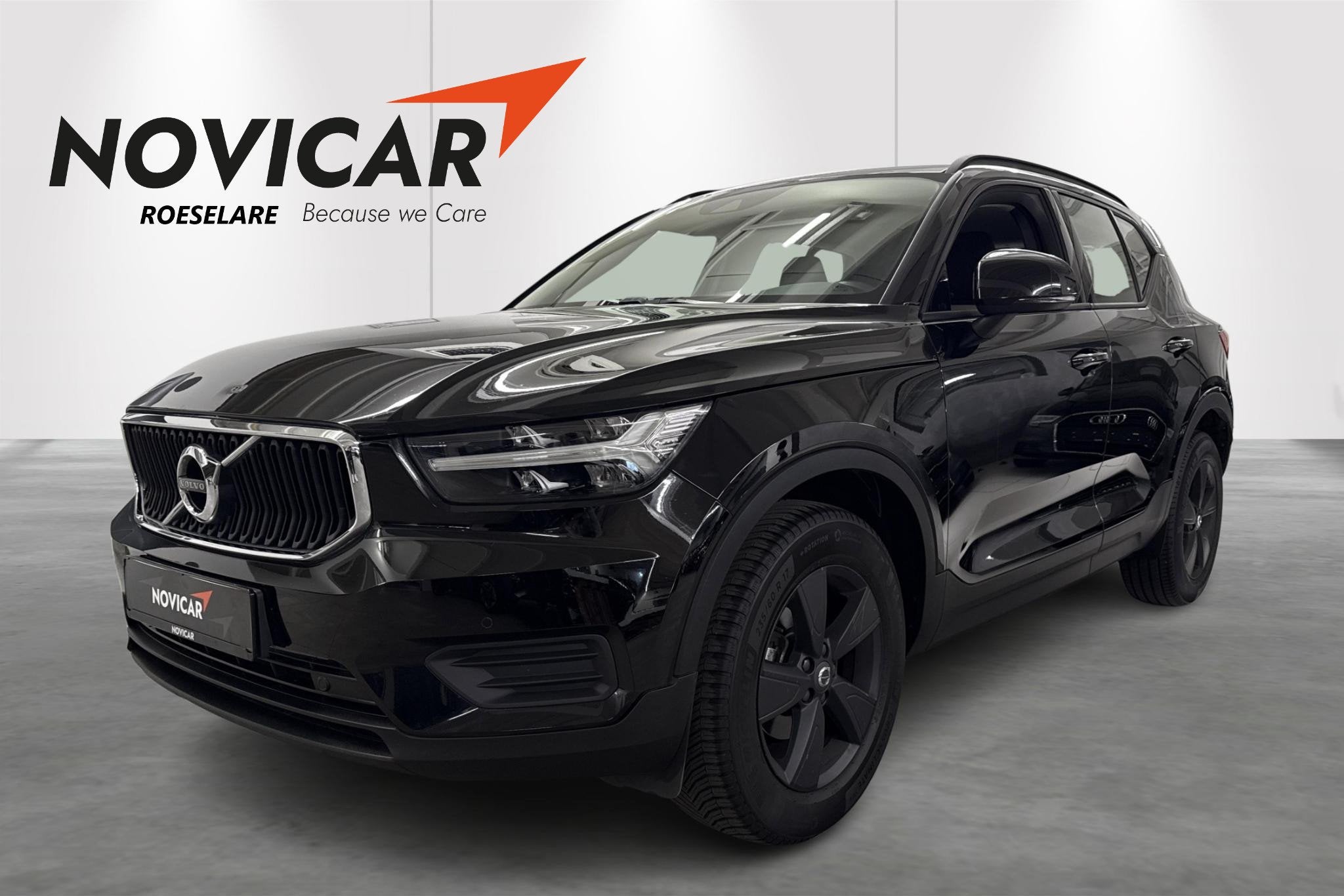Volvo XC40 T2 Momentum Core Automaat, Auto's, Volvo, Stof, Gebruikt, Automatische klimaatregeling, 164 g/km