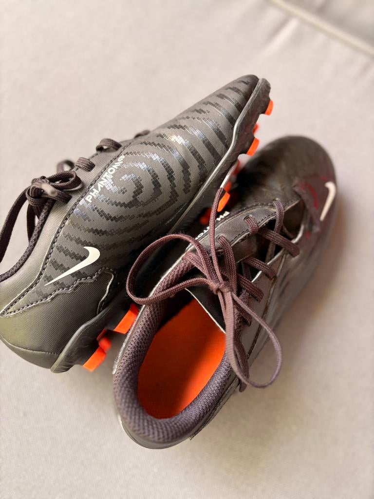 Voetbalschoenen nike, Sport en Fitness, Voetbal, Ophalen, Zo goed als nieuw, Schoenen