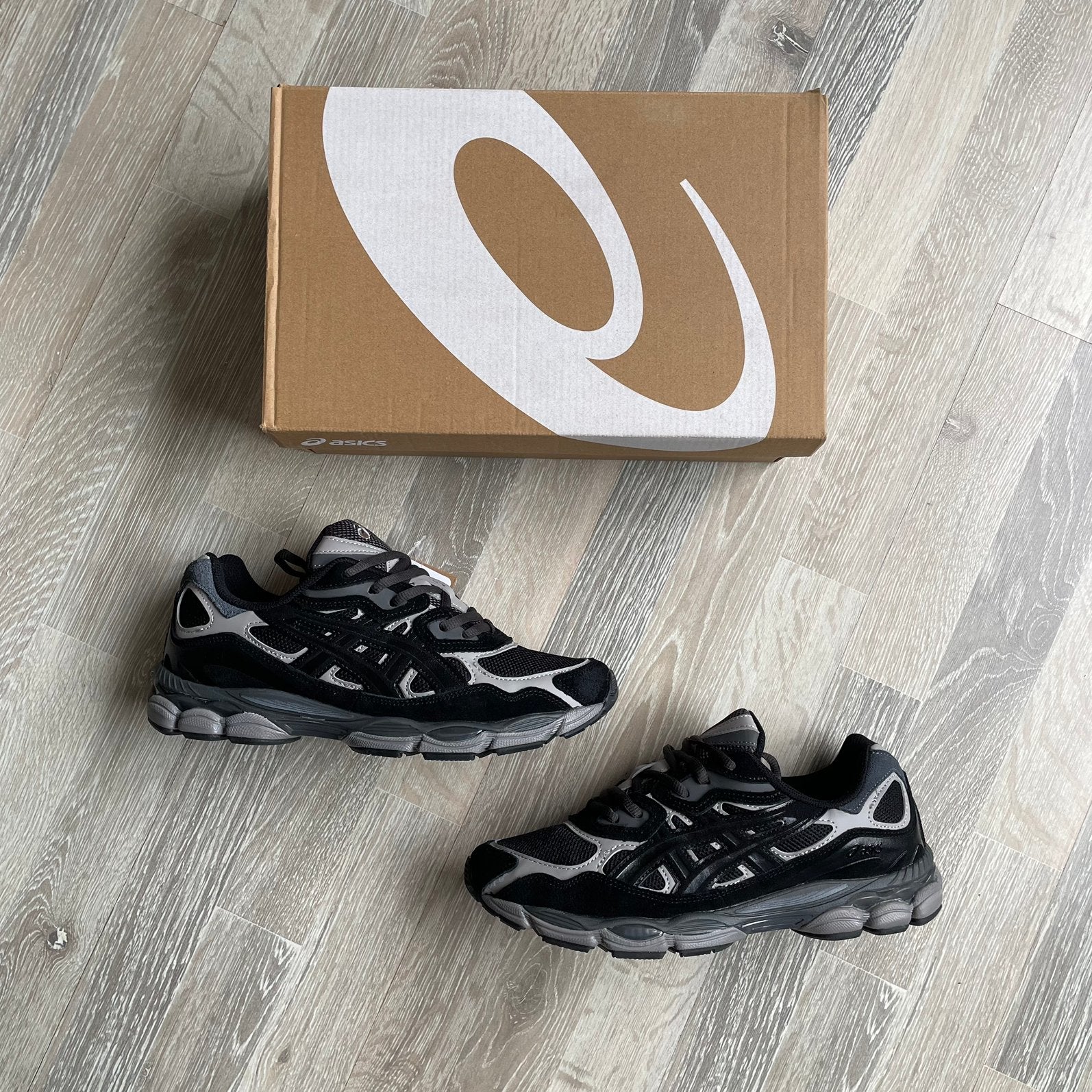 Asics, Ophalen, Zo goed als nieuw, Zwart