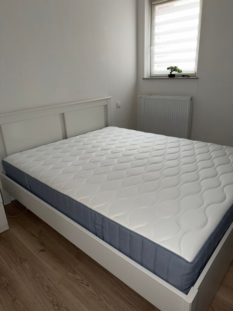 LOT/ Lit 160x200 complet avec matelas + table de nuit, Enlèvement, Comme neuf, Matelas