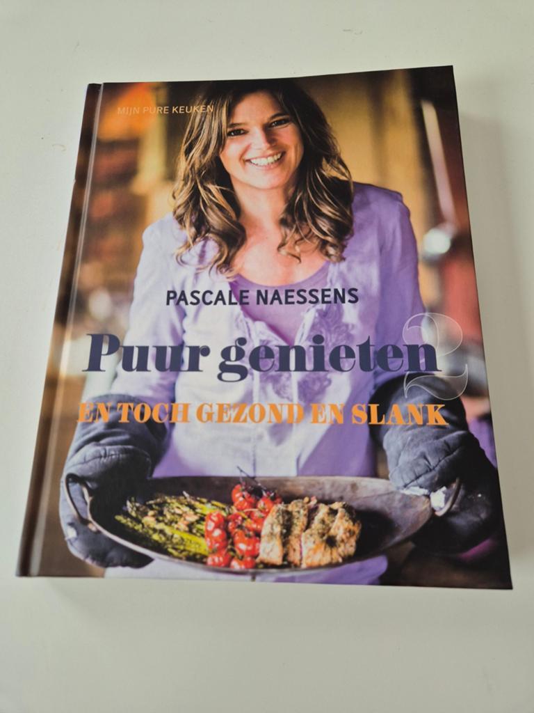Kookboek Pascale Naessens - Puur genieten 2, Boeken, Kookboeken, Zo goed als nieuw, Voorgerechten en Soepen, Hoofdgerechten, Tapas, Hapjes en Dim Sum