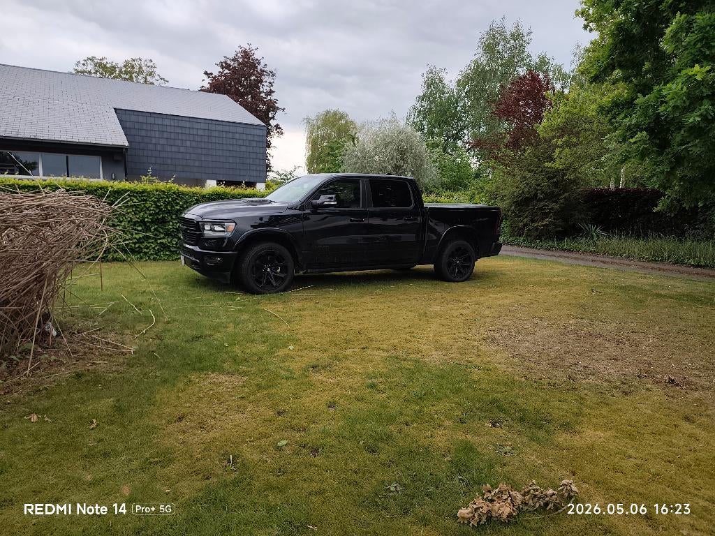 Ram 1500 laramie black Edition, Auto's, Dodge, Lichtsensor, Dealer onderhouden, Te koop, BTW verrekenbaar